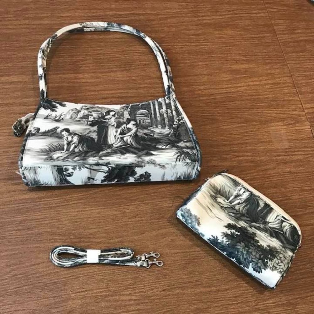 Unique Toile Pocketbook